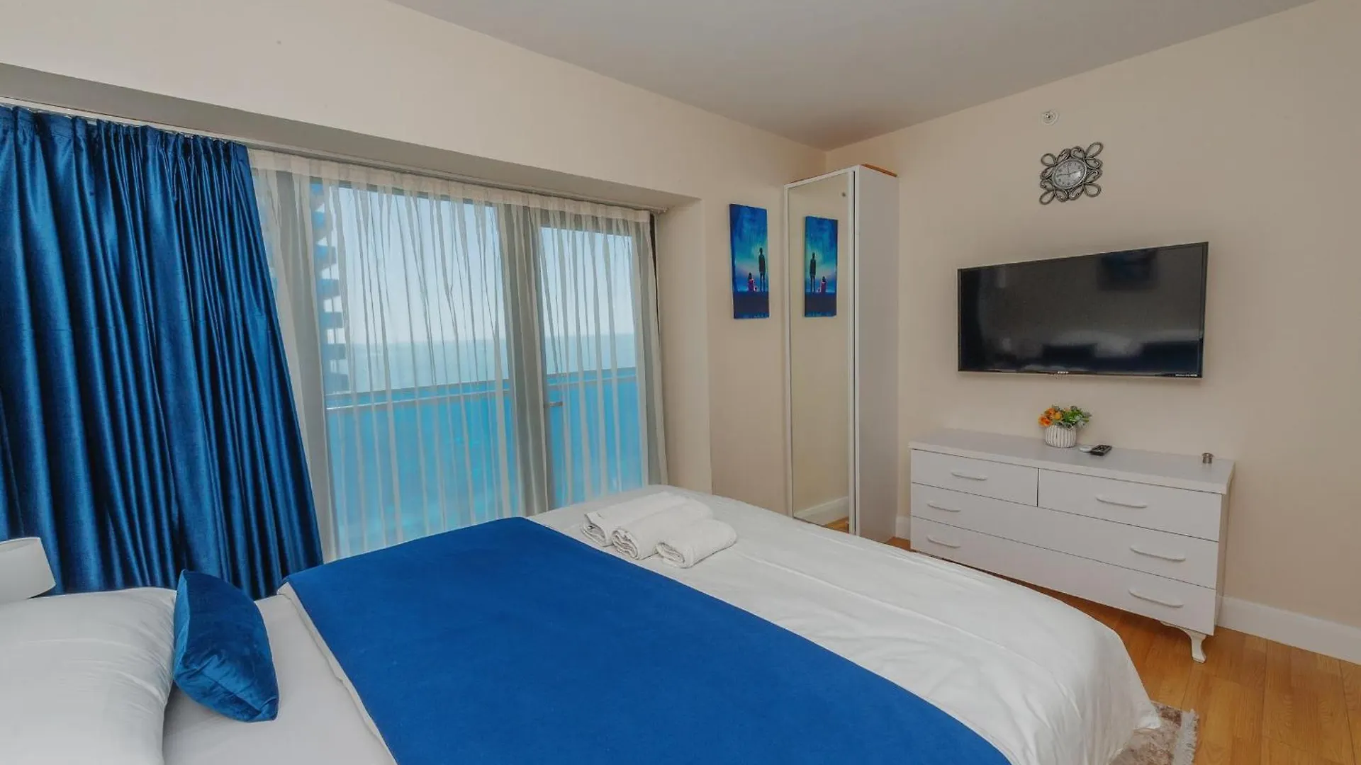 Awesome View Apartments 巴统